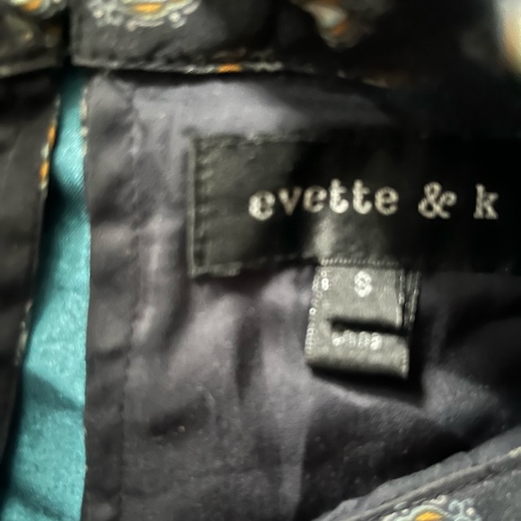 Evette & K Collared Dress with Pockets - Picture 3 of 3